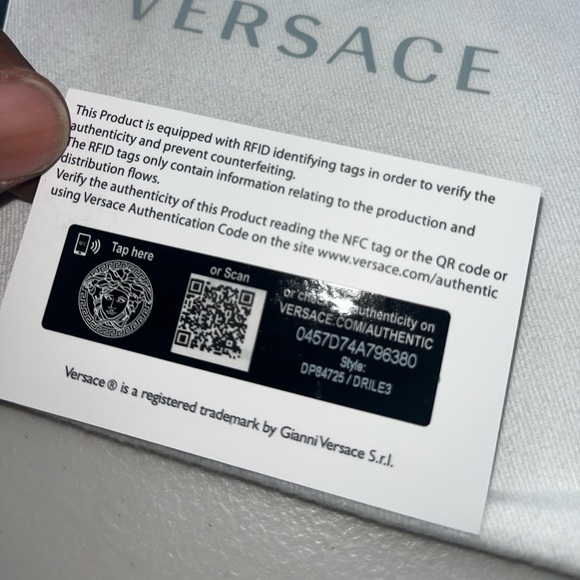 VERSACE NEW Italian Leather Wristlet with box + card + dust bag - Picture 9 of 9